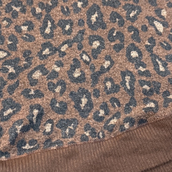 New with tags animal leopard print ladies women 3/4 sleeve blouse top shirt sz S - Picture 2 of 9